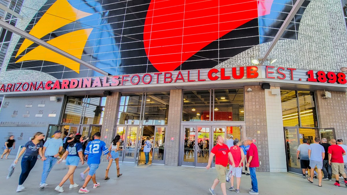attending-an-arizona-cardinals-football-game-a-first-timer-s-guide